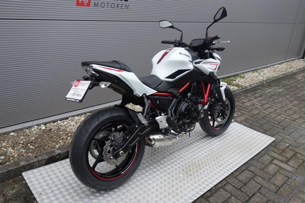 KAWASAKI Z650 ABS (bj 2022) - foto 3