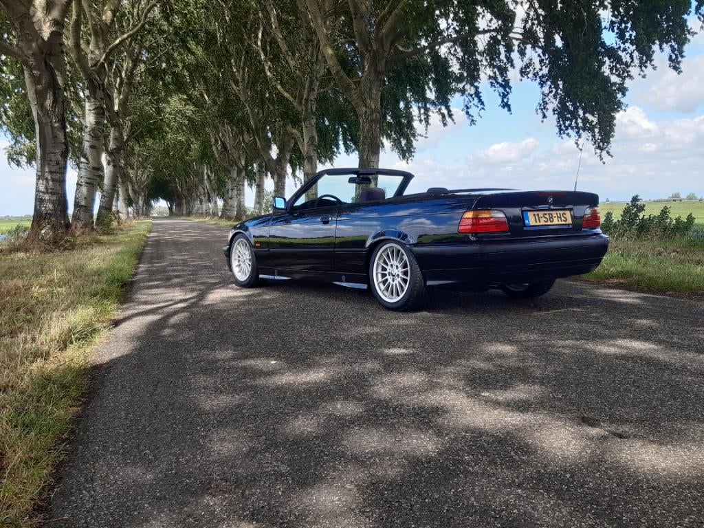 BMW e36 3.20i cabrio, Auto's, BMW, Particulier, 3-Serie, ABS, Airconditioning, Centrale vergrendeling, Climate control, Elektrische buitenspiegels