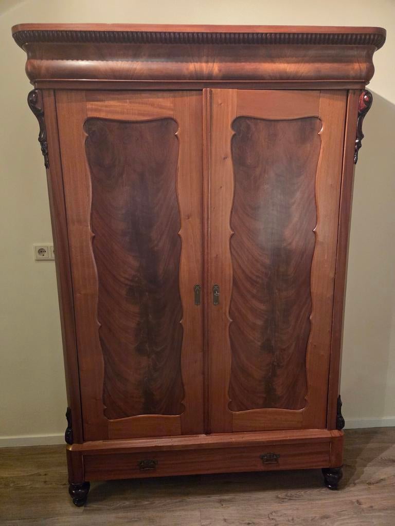 Biedermeier kast, Ophalen