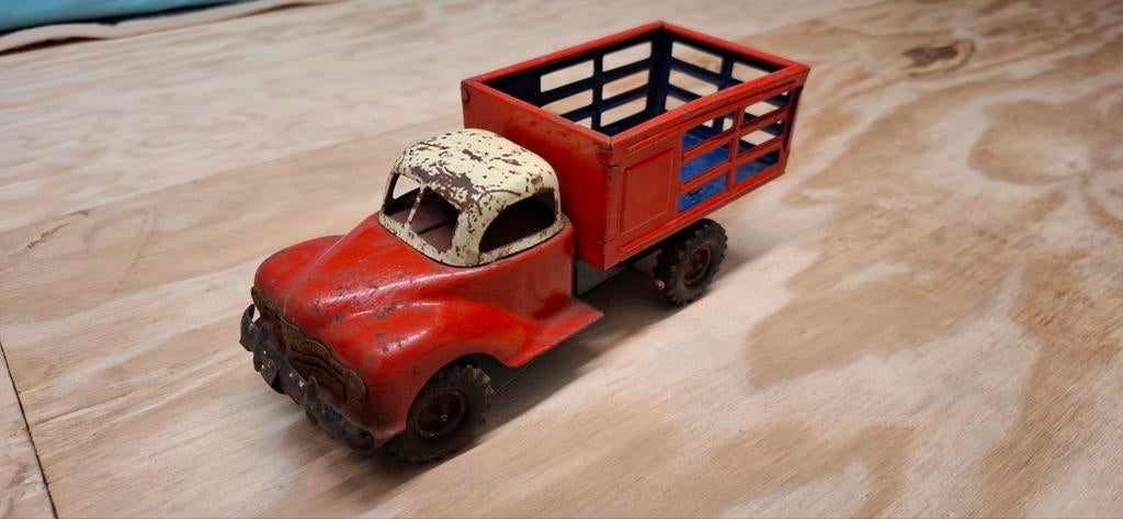 Gama vrachtwagen, Ophalen