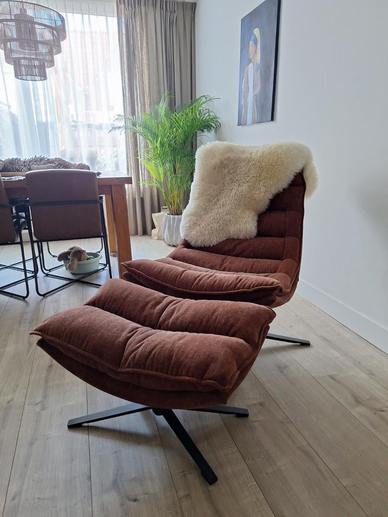 Retro stijl draaifauteuil met hocker, bruin, Ophalen