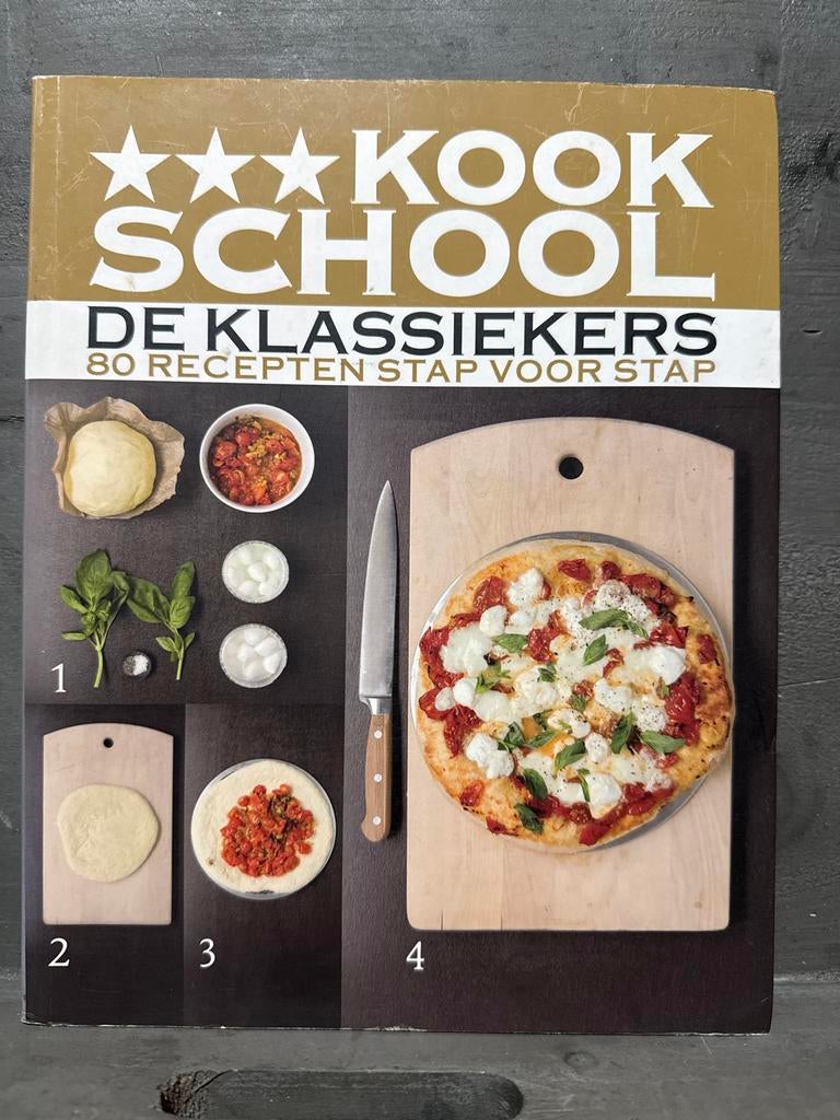 Kookschool De Klassiekers: 80 recepten stap voor stap, Boeken, Kookboeken, Ophalen of Verzenden, Gelezen, Europa, Hoofdgerechten