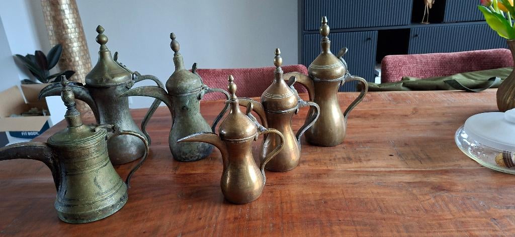 Antieke koperen Arabische kannen dallah, Ophalen, Koper