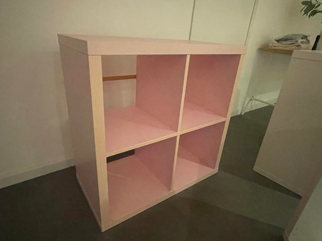 3 x Kallax IKEA Kast (2 wit, 1 roze), Ophalen, Gebruikt