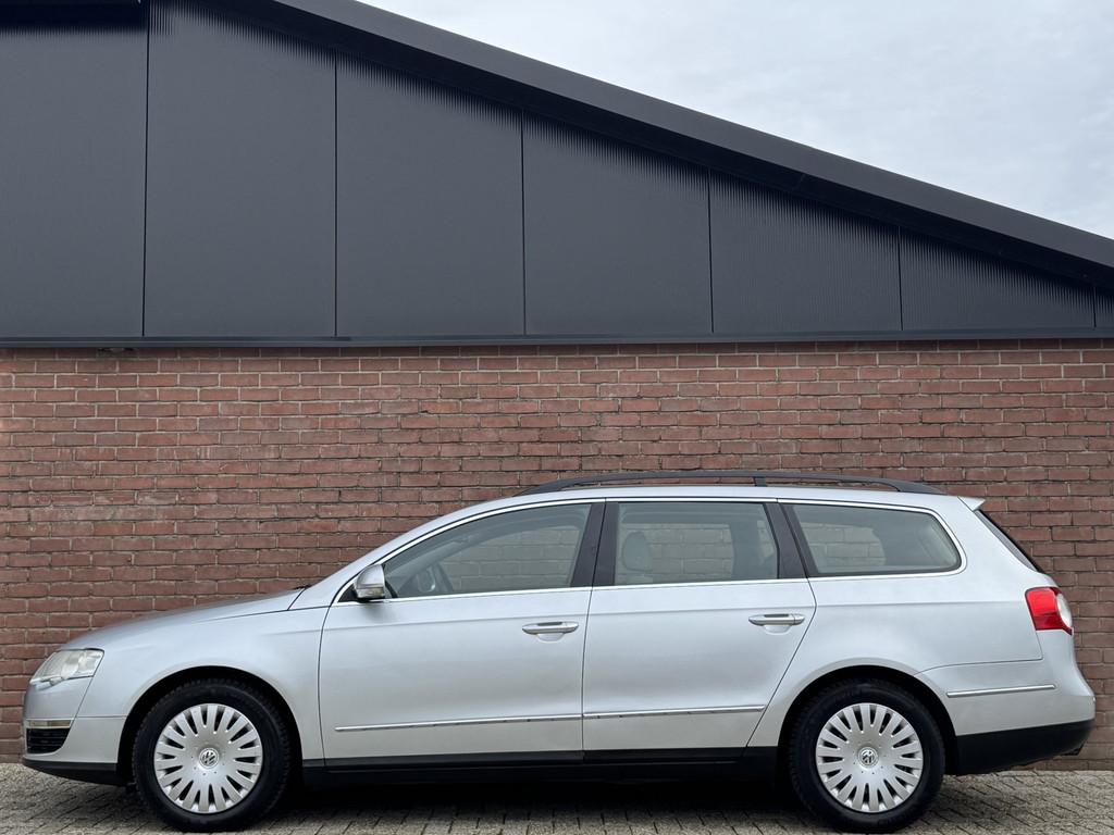 Volkswagen Passat Variant 2.0 FSI COMFORTLINE | NL-AUTO!, Auto's, Stof, Gebruikt, Beige, 4 cilinders