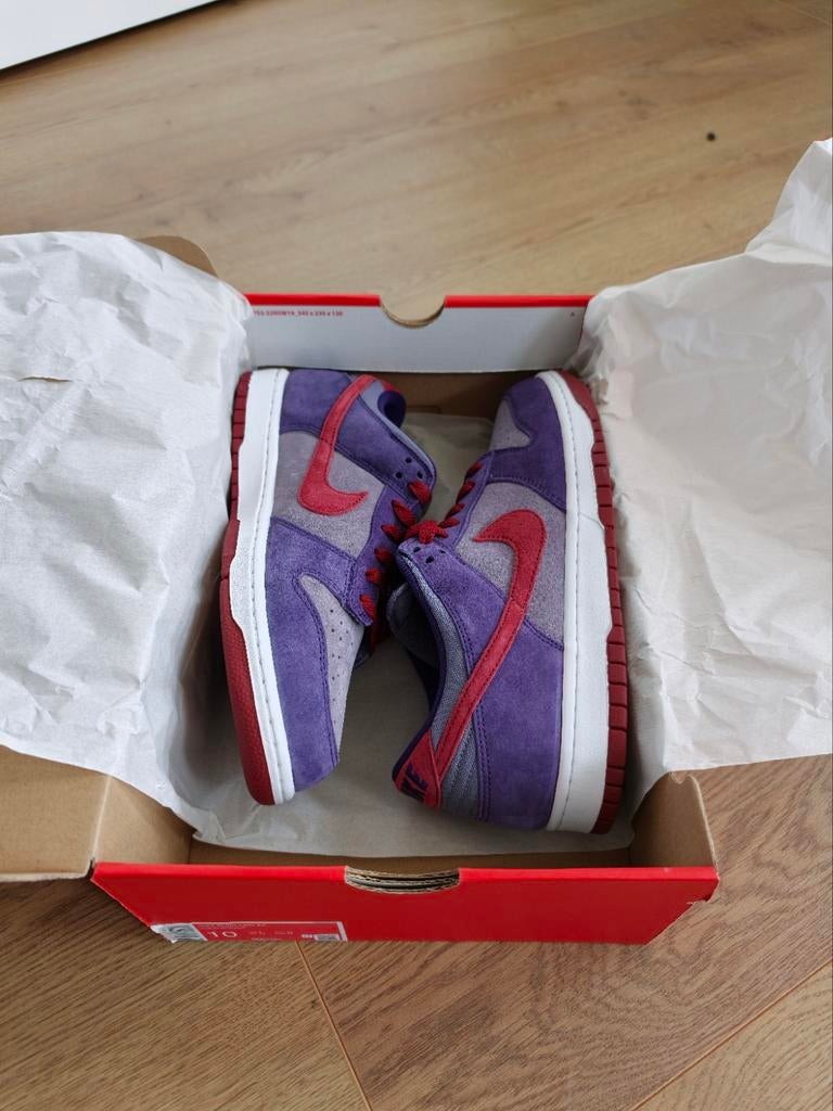 Nike Dunk Low Plum — maat 44 (US 10) — NIEUW IN DOOS, Overige kleuren, Nike, Nieuw, Ophalen of Verzenden