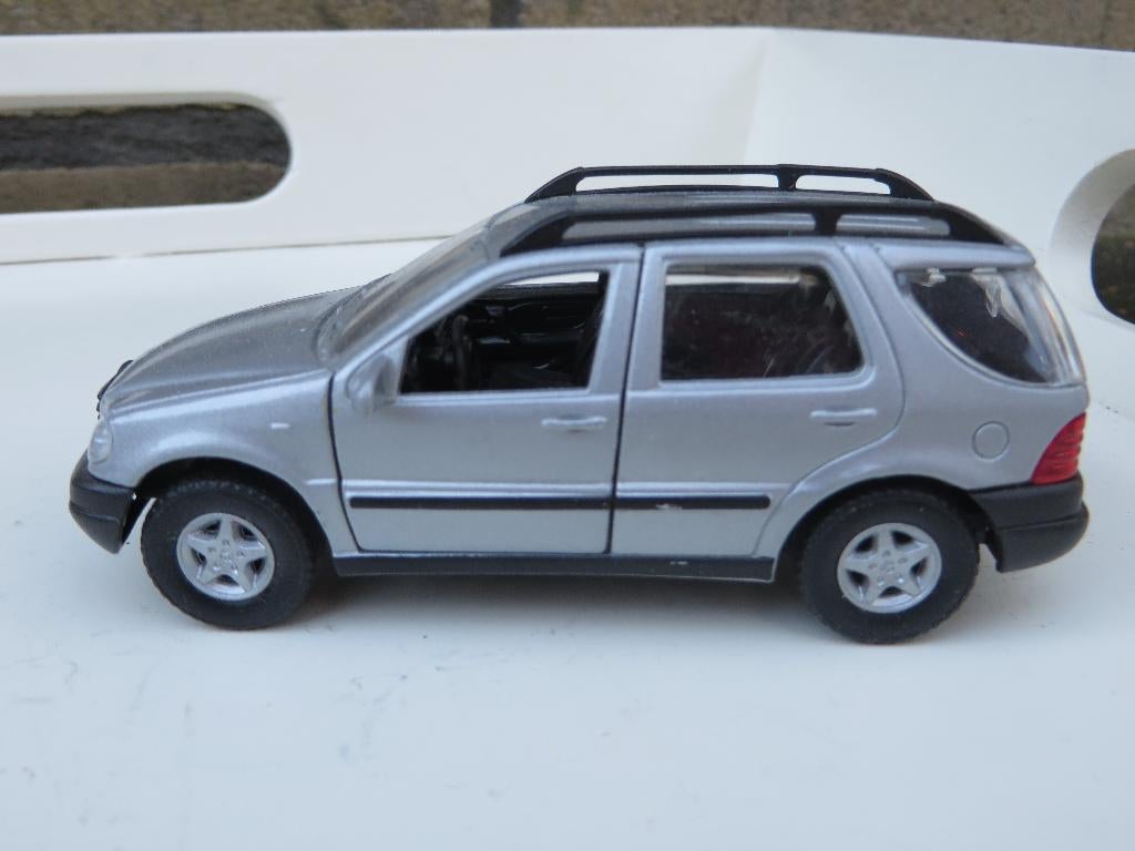 Hongwell Mercedes Benz M Class, Ophalen of Verzenden, Zo goed als nieuw, Auto, Overige merken