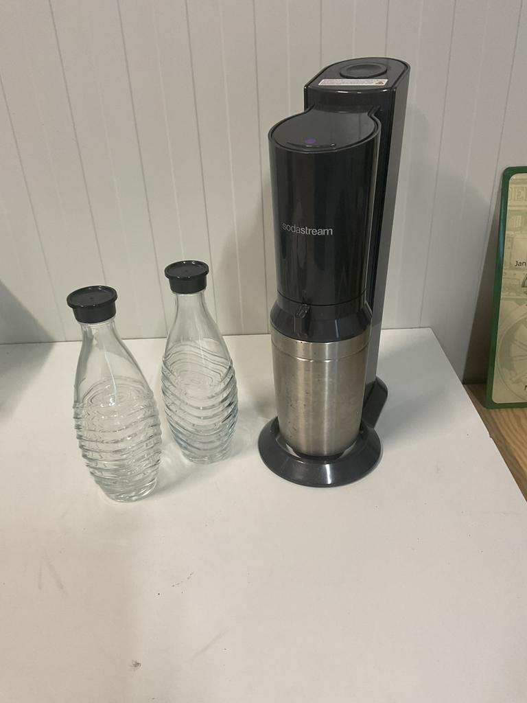 Sodastream speciale uitvoering met co cilinder en 2glas fles, Ophalen, Zo goed als nieuw