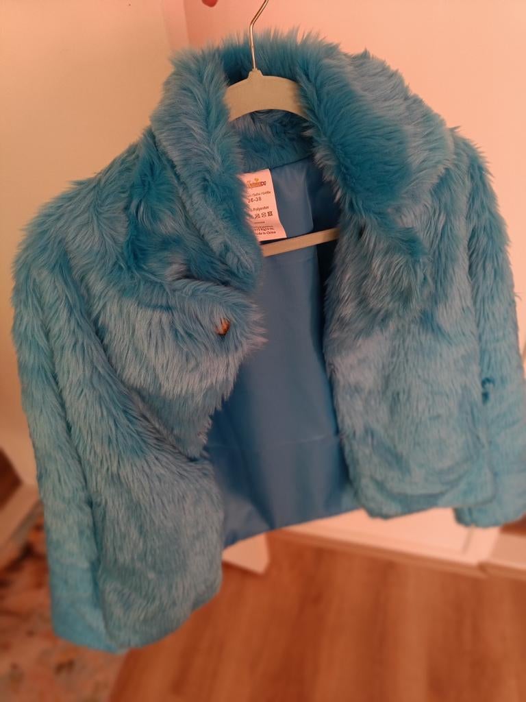 Blauwe fluffy jas S/M, Kleding | Dames, Ophalen of Verzenden, Nieuw, Maat 38/40 (M), Blauw