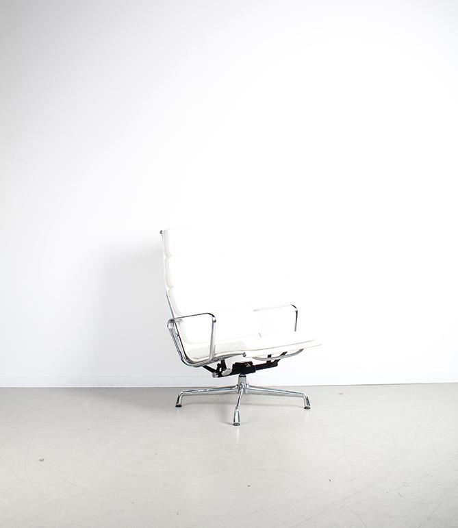 1x Vitra Eames EA 222 Softpad Wit – Chroom, Niet ingevuld, Niet ingevuld, 75 tot 100 cm, Ophalen of Verzenden