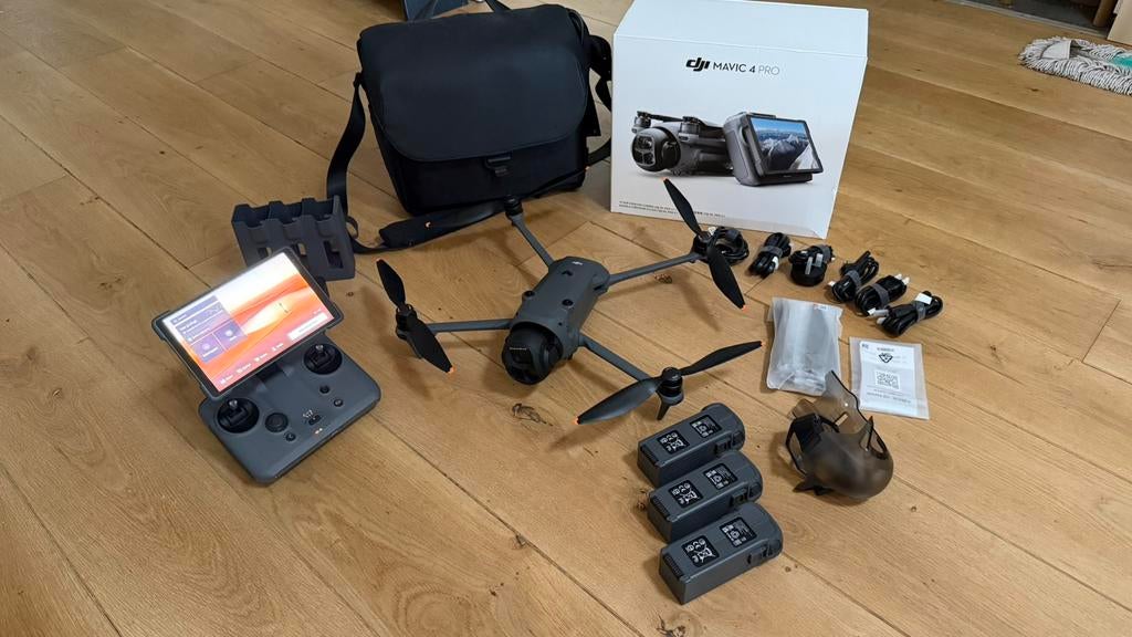 DJI Mavic 4 Pro Creator Combo - DJI Care - Nieuwstaat, Hobby en Vrije tijd, Modelbouw | Radiografisch | Helikopters en Quadcopters