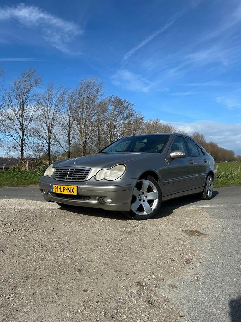 Mercedes c180 kompressor, Auto's, Mercedes-Benz, Particulier, C-Klasse, Benzine, Sedan, Automaat, Achterwielaandrijving, Dealer onderhouden