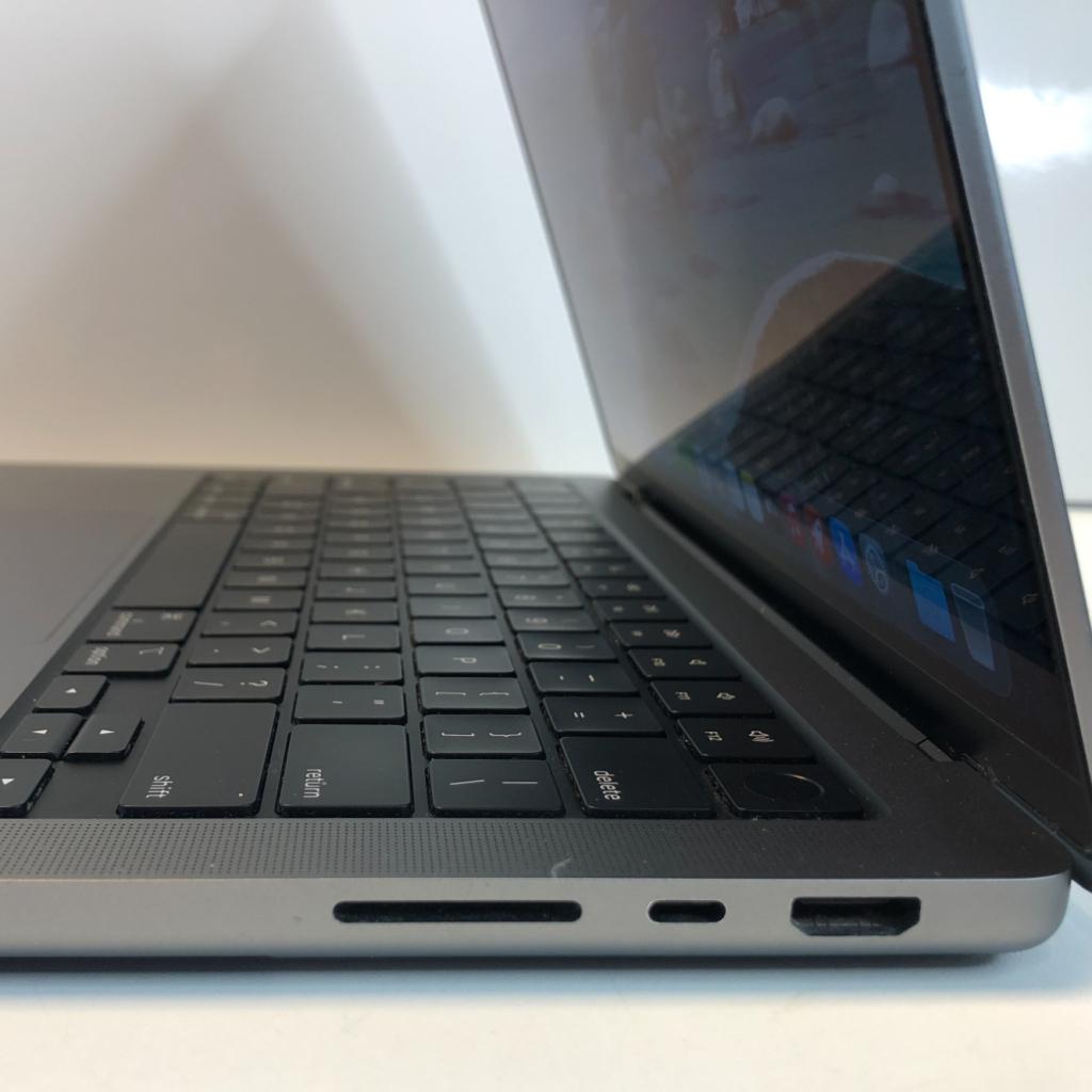 Apple Macbook Pro 14" 2021 | M1 Pro | 16GB | 1TB | Gebruikt, Apple, Gebruikt, Support@apple.com, One Apple Park Way
Cupertino, CA 95014
United States