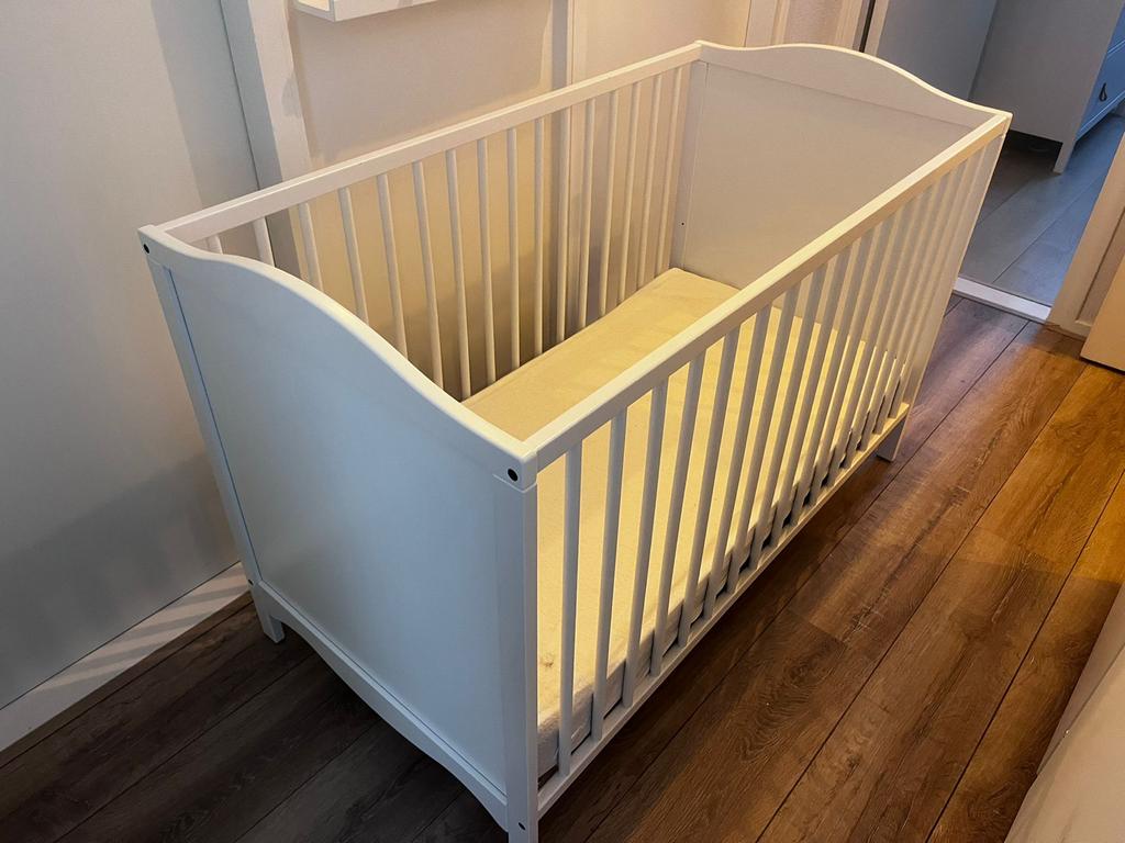 IKEA Ledikant met matras - Zo goed als nieuw, Ophalen, Zo goed als nieuw, Ledikant