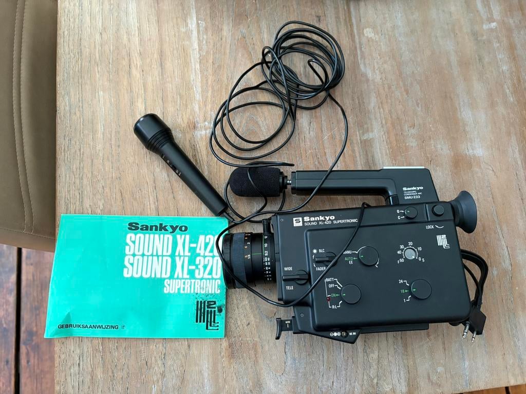 Sankyo camera met microfoon., Audio, Tv en Foto, Videocamera's Analoog, Ophalen of Verzenden, 8mm