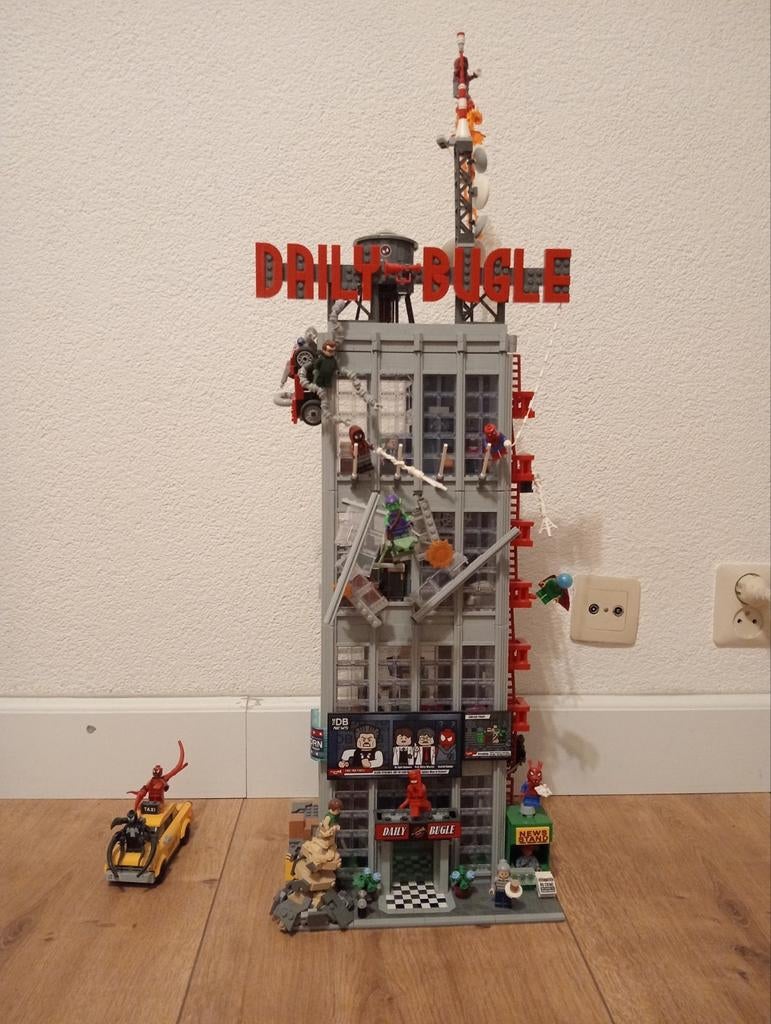 Lego Daily Bugle in perfecte conditie (retired), Ophalen of Verzenden, Zo goed als nieuw, Complete set, Lego
