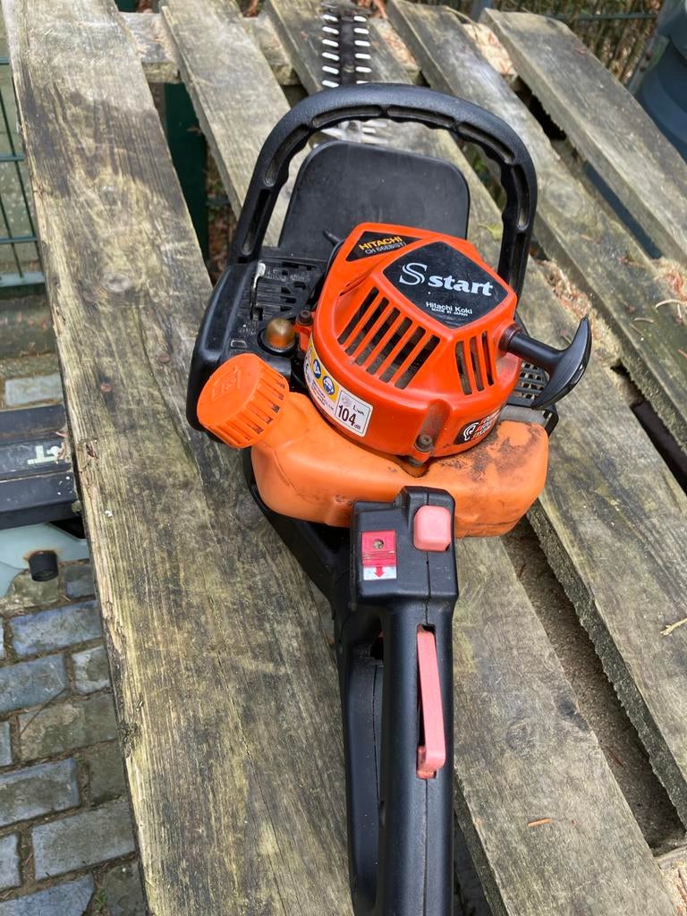 Defecte Hitachi CH 66EB(ST) motor heggenschaar, Tuin en Terras, Heggenscharen, Ophalen, Gebruikt, Benzine