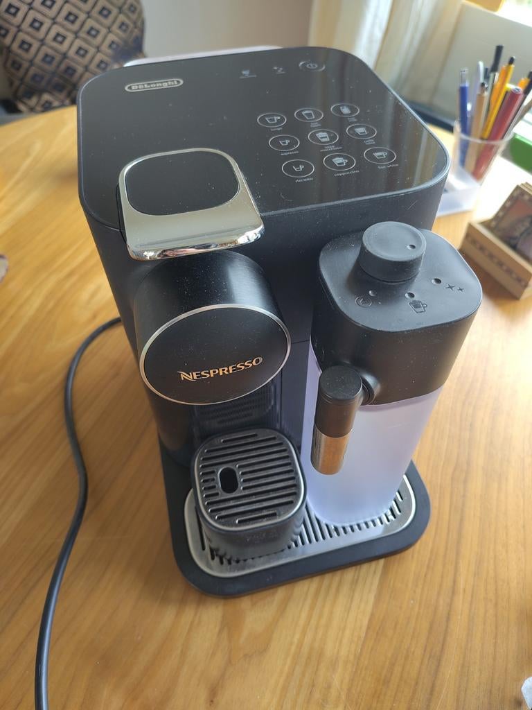 Nespresso De'Longhi Gran Lattisima, Witgoed en Apparatuur, Koffiezetapparaten, Ophalen of Verzenden, Koffiemachine