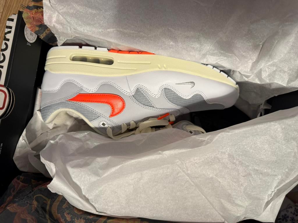 Patta X Nike Air Max 1 (White/Hyper Crimson 46EU, Ophalen of Verzenden, Nieuw, Wit