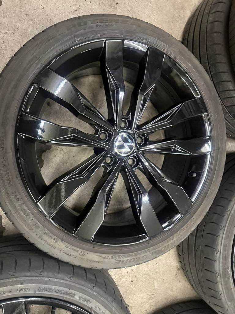 Volkswagen suzuka zwarte r velgen troc 19 inch touran golf, 19 inch, Gebruikt, Banden en Velgen, Ophalen of Verzenden