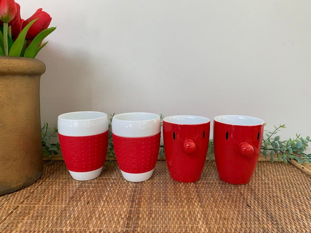 Rode bekers, Ophalen of Verzenden, Aardewerk, Overige stijlen, Kop(pen) en/of Schotel(s)
