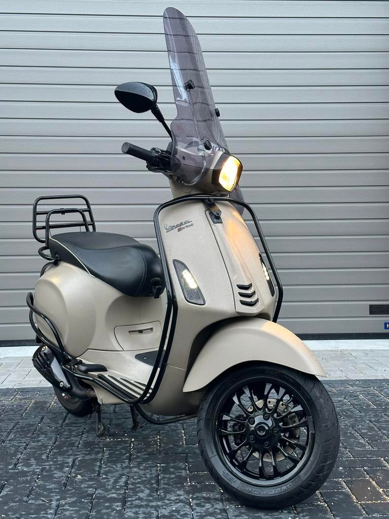 Vespa sprint full option custom, Fietsen en Brommers, Scooters | Vespa, Ophalen, Overige modellen, Maximaal 45 km/u, Zo goed als nieuw