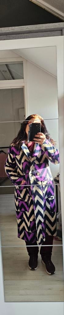 Nieuwe lange dekenjas met print (zwart/wit/paars-fuchsia), Kleding | Dames, Jassen | Winter, Ophalen of Verzenden, Nieuw, Maat 42/44 (L)