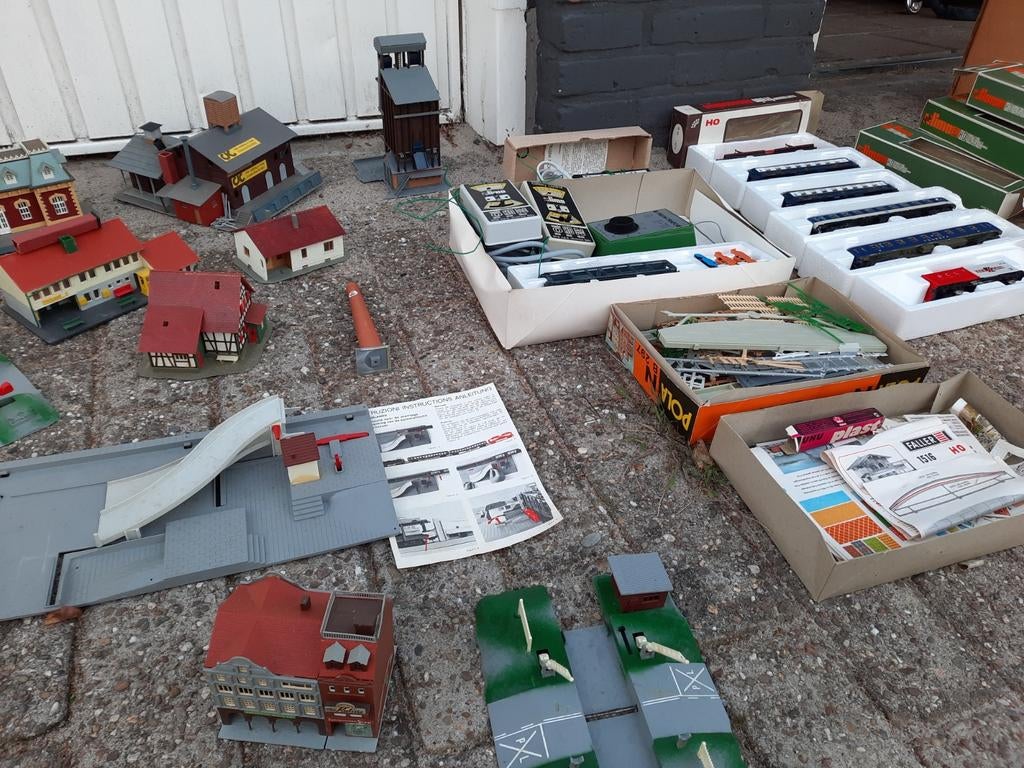 Loc diverse lima trein huisjes stad dorp  enz, Ophalen, Gebruikt, Gelijkstroom, Lima