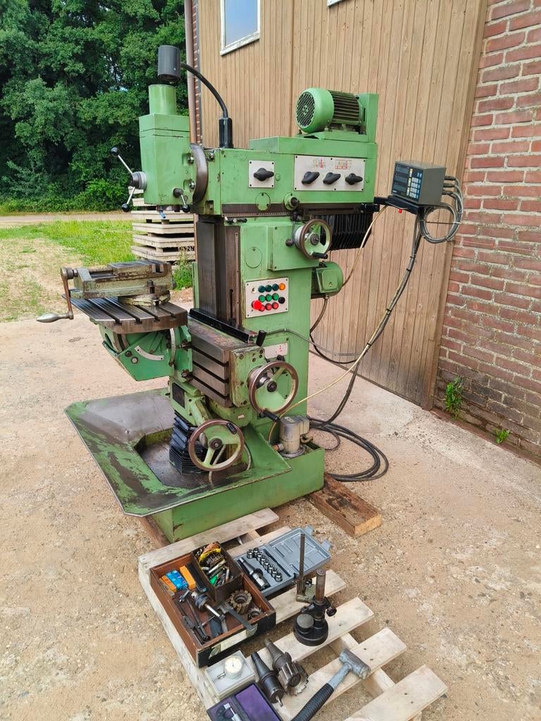 UWF 405 freesbank ISO40, Ophalen, Zo goed als nieuw, Freesbank