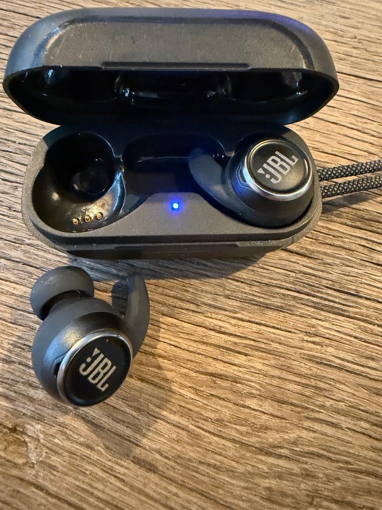 JBL Tune 125 TWS draadloze oordopjes met oplaaddoos., Ophalen, Zo goed als nieuw, Bluetooth