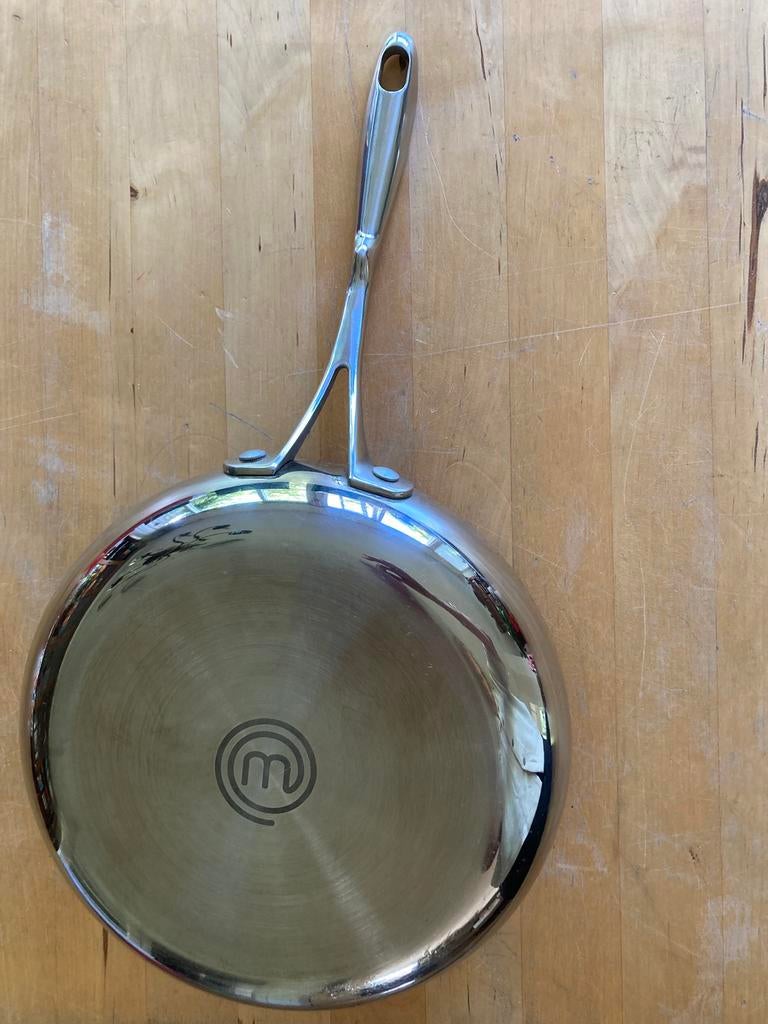 Inderdaad is diteen masterchef koekenpan., Ophalen of Verzenden, Zo goed als nieuw, Rvs, Koekenpan of Braadpan