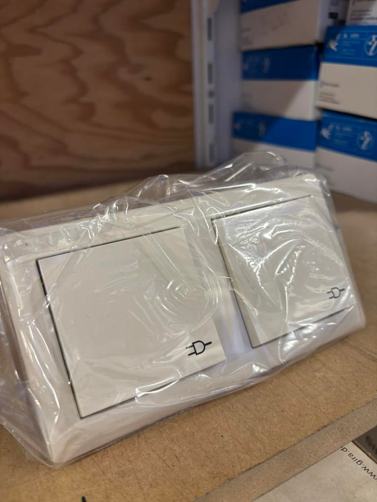 Wandcontacdoos dubbel inbouw ip44 gira, Verzenden, Nieuw, Stopcontact