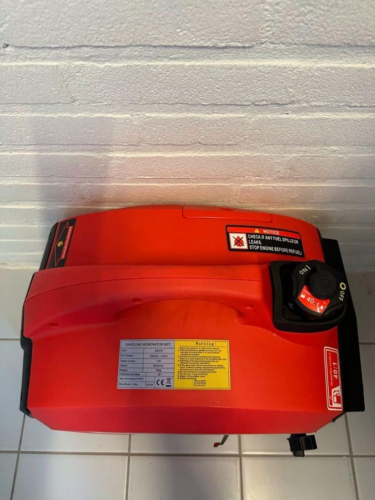 Aggregaat/generator camping 3000w nieuw gratis bezorging, Benzine, Nieuw, Ophalen of Verzenden, Geluidgedempt