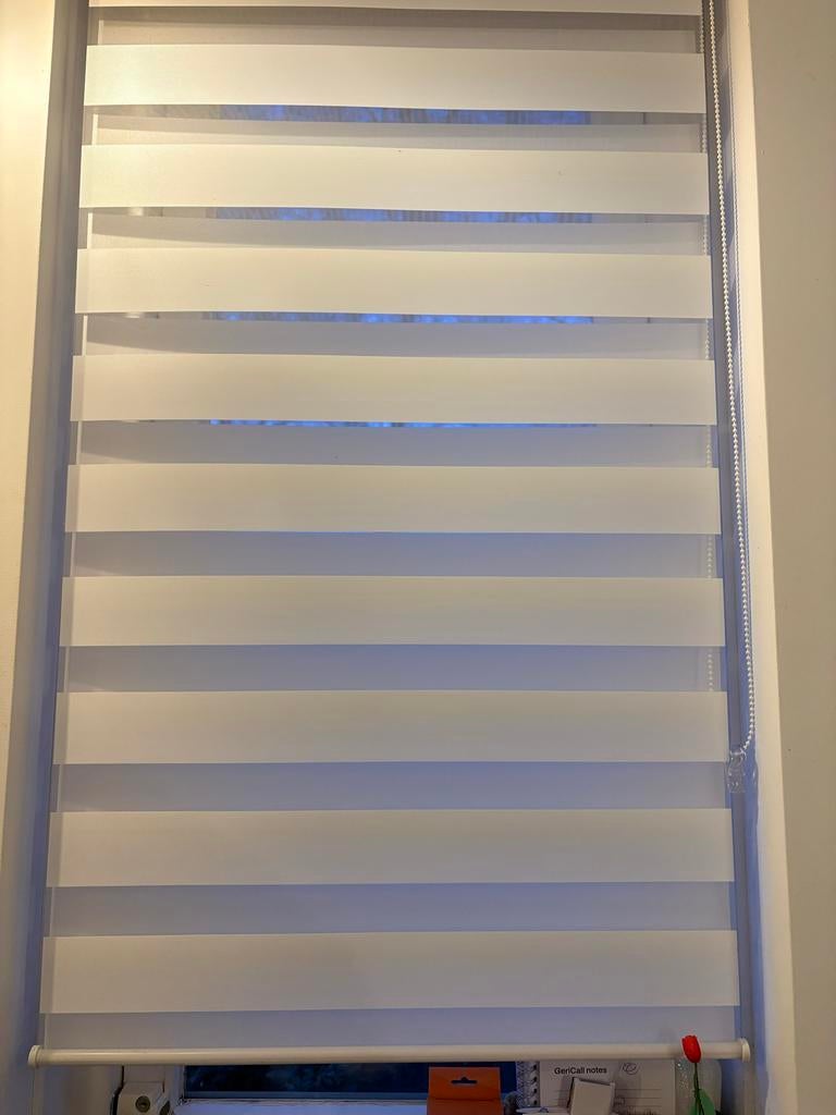 Duo rolgordijnen wit/lichtgrijs - Verschillende maten, Huis en Inrichting, Stoffering | Gordijnen en Lamellen, Ophalen, 200 cm of meer