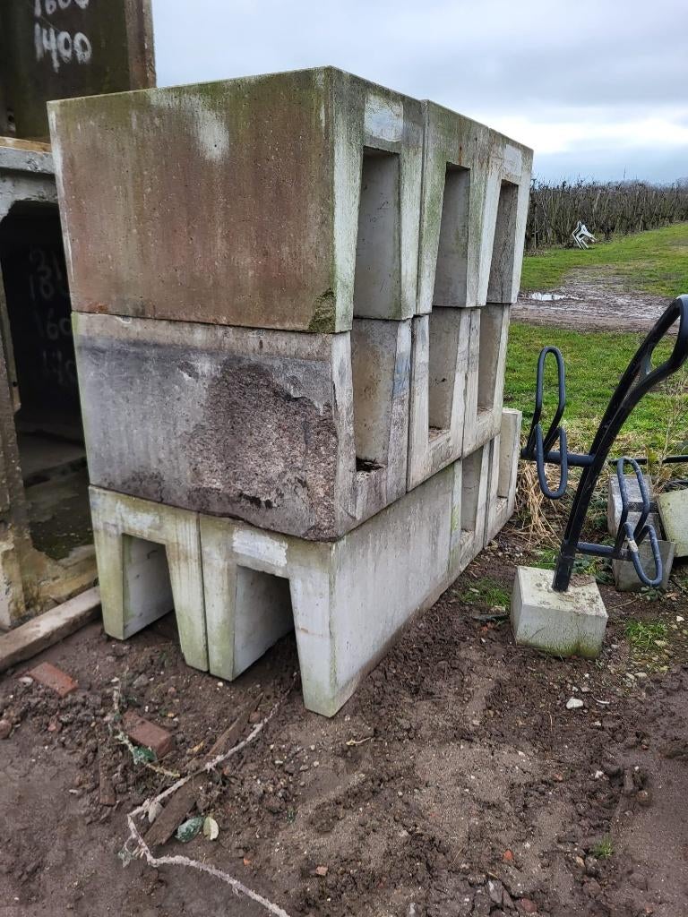 Gebruikte mega u elementen / zitelement, Tuin en Terras, Bielzen en Borders, Ophalen, Gebruikt, Biels, Beton