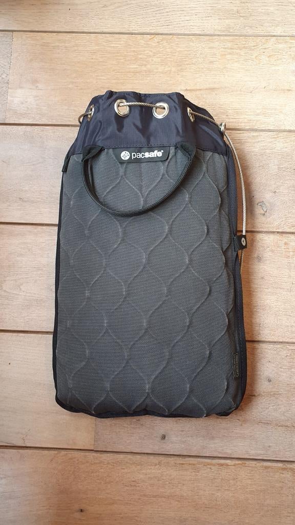 Pacsafe Anti-Diefstal Tas - Veilig op Reis!, Ophalen of Verzenden, Gebruikt