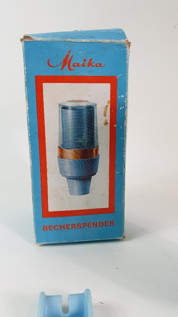 Vintage Maika kunststof bekerhouder, met bekers. 4C8, Verzamelen, Retro, Ophalen of Verzenden, Overige typen