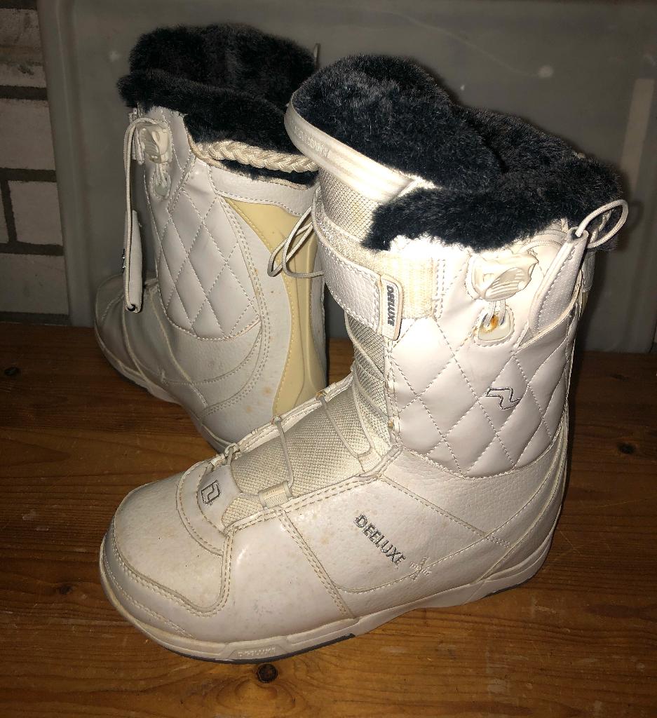Deeluxe teddy gevoerde wit snowboard schoenen mt 40,5, Ophalen of Verzenden, Zo goed als nieuw, Schoenen