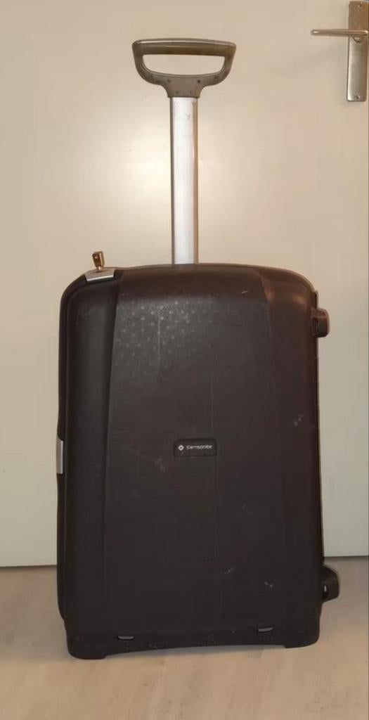 Koffer Samsonite 66x47x28 cm met Sleutel met twee wielen., Sieraden, Tassen en Uiterlijk, Koffers, Hard kunststof, 45 tot 55 cm