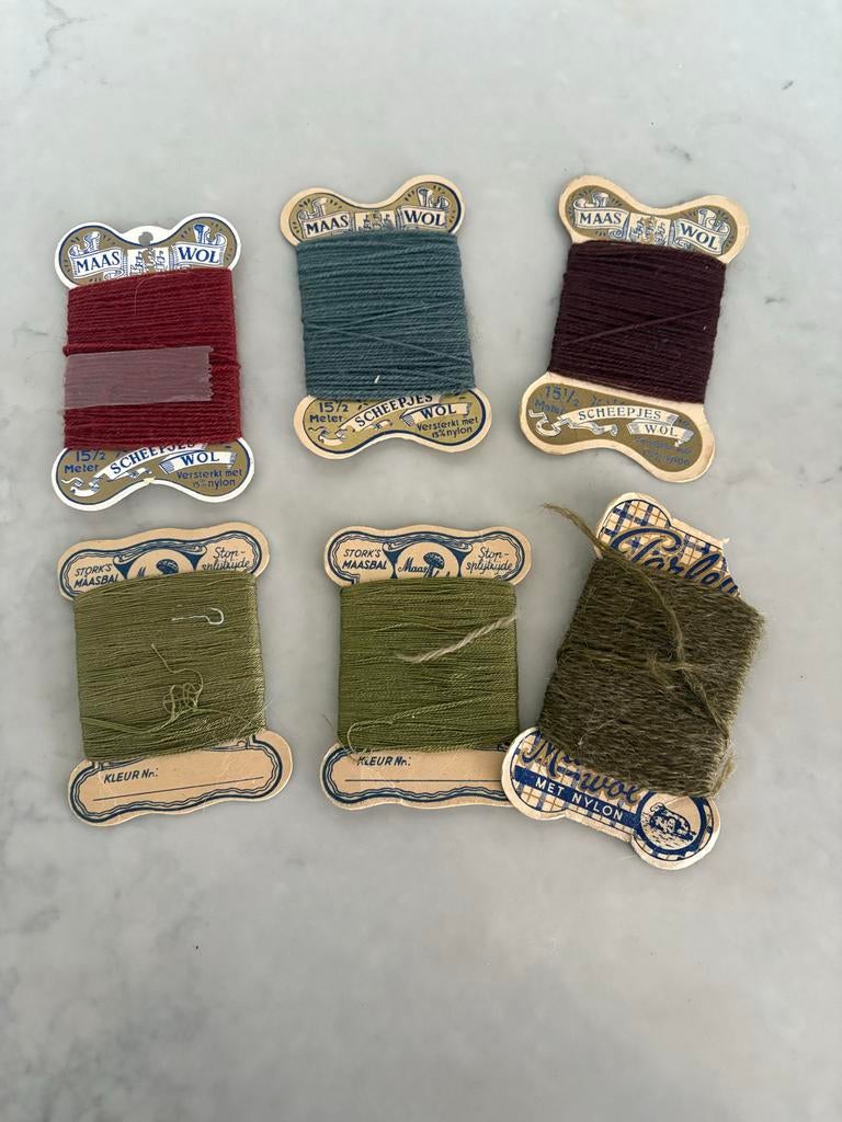 Scheepjeswol Maaswol - 6 kaartjes vintage wol, Ophalen of Verzenden, Gebruikt, Breien of Haken, Wol of Garen