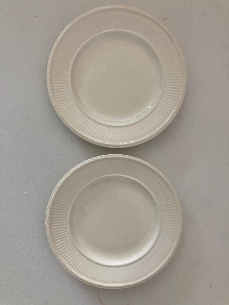 Wedgewood - Home - 2 gebaksbordjes - 16 cm, Huis en Inrichting, Keuken | Servies, Ophalen of Verzenden, Zo goed als nieuw, Bord(en)