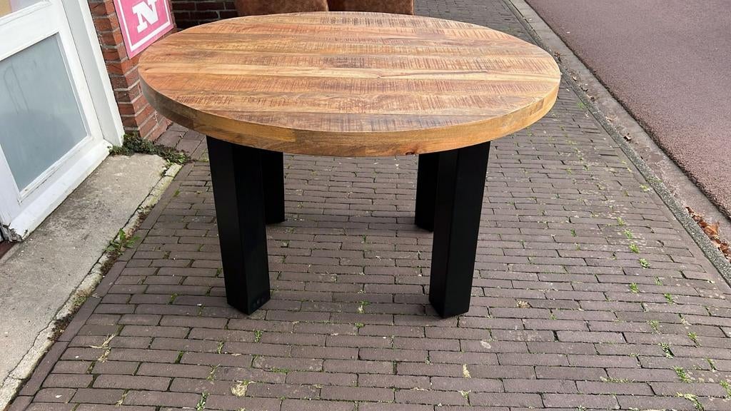 Eettafel rond zwaar massief Mango NIEUW, Ophalen, Rond, Nieuw, Overige houtsoorten