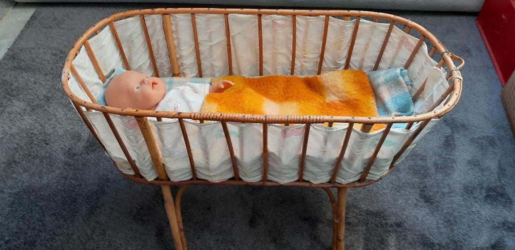 Antiek Poppenwiegje, Ophalen