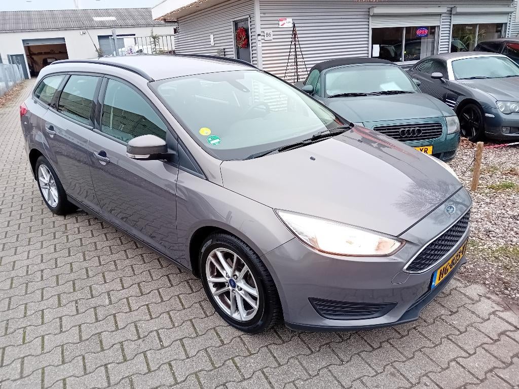 Ford Focus 1.5 Tdci 70KW Wagon BJ2015 NIEUWE APK!, Stof, Bruin, Origineel Nederlands, Parkeersensor