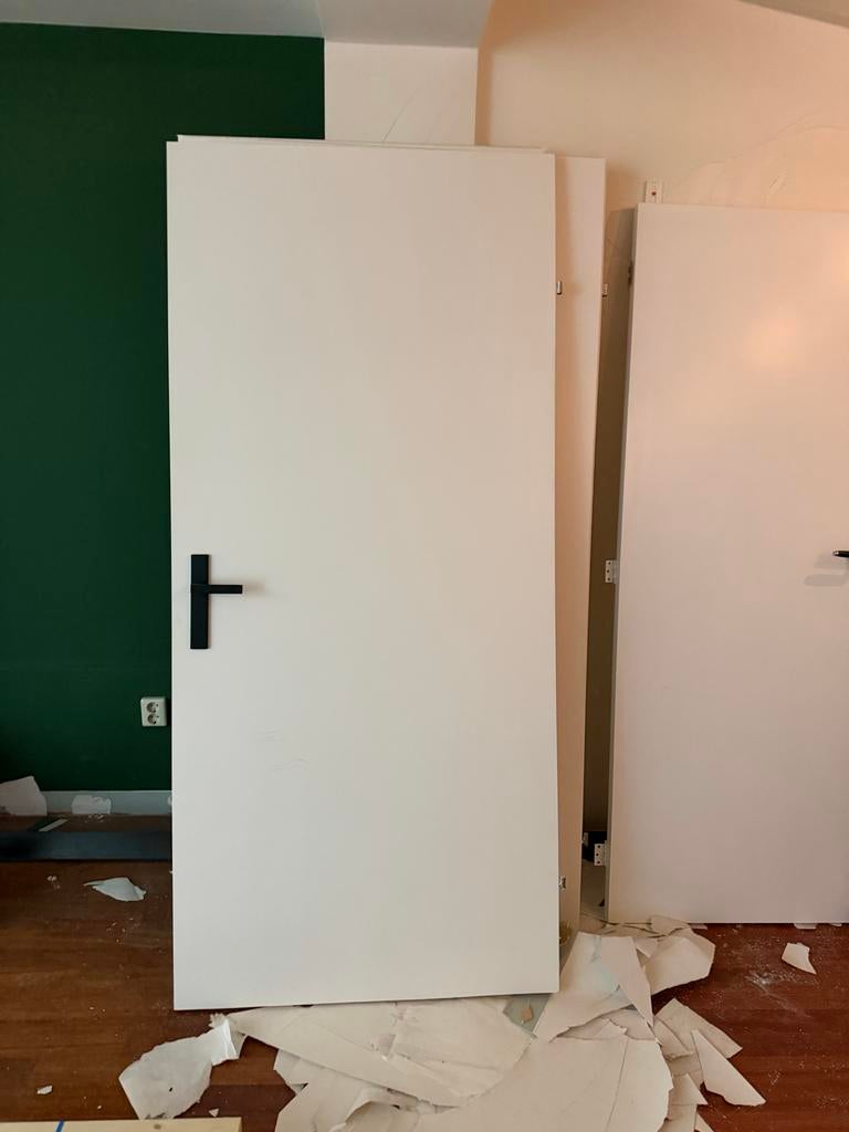 4x Witte Houten Binnendeuren met Zwarte Armaturen, Doe-het-zelf en Verbouw, Deuren en Horren, Ophalen, 80 tot 100 cm, Binnendeur