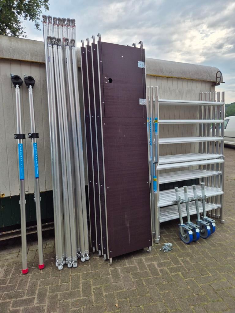 Rolsteiger 8.20 m. WH. 135x250 PROF FRAMES INCLUSIEF BEZORGE, Ophalen of Verzenden, Gebruikt, Rolsteiger of Kamersteiger, 5 meter of hoger