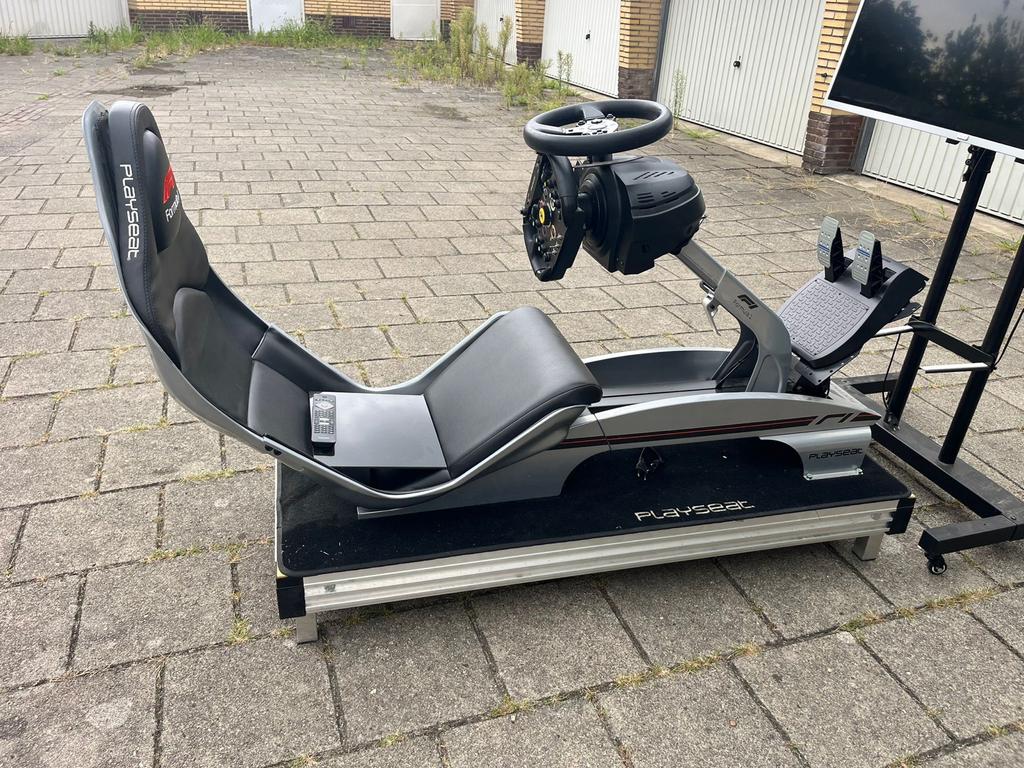 Playseat F1 Race Simulator met scherm, Ophalen, Zo goed als nieuw