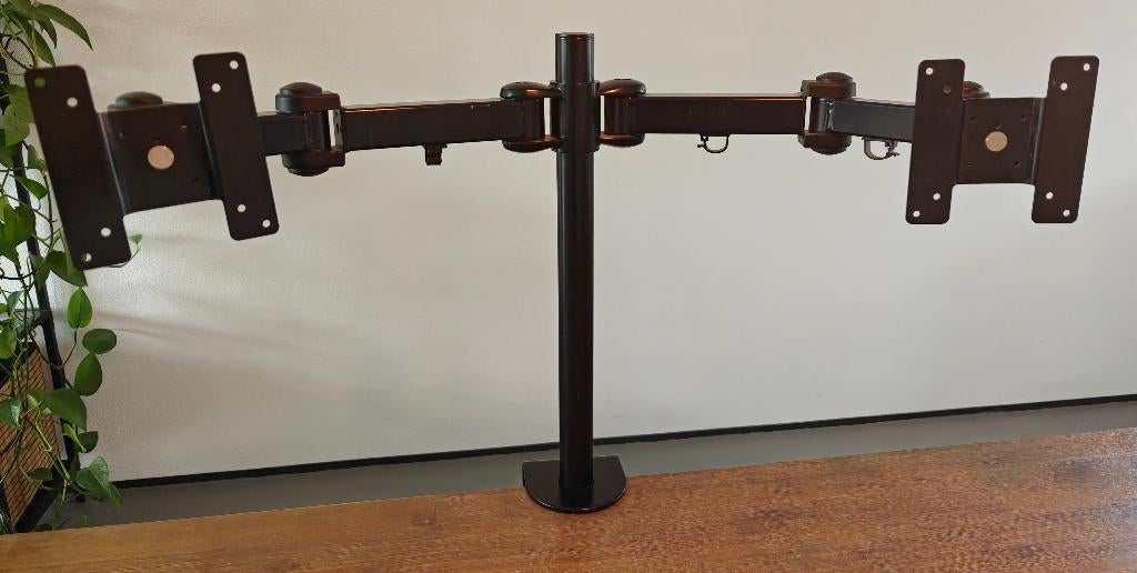 Stevige monitorarm voor 2 schermen, Computers en Software, Monitoren, Zo goed als nieuw, 60 Hz of minder, Kantelbaar, IPS, Overige resoluties