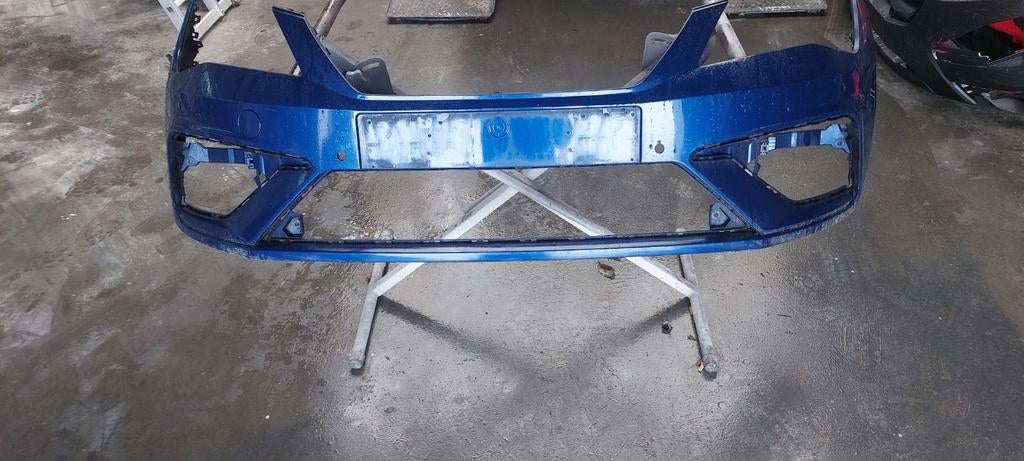 Voorbumper seat leon 4xpdc 5f0807221AB, Auto-onderdelen, Carrosserie en Plaatwerk, Ophalen, Seat, Bumper