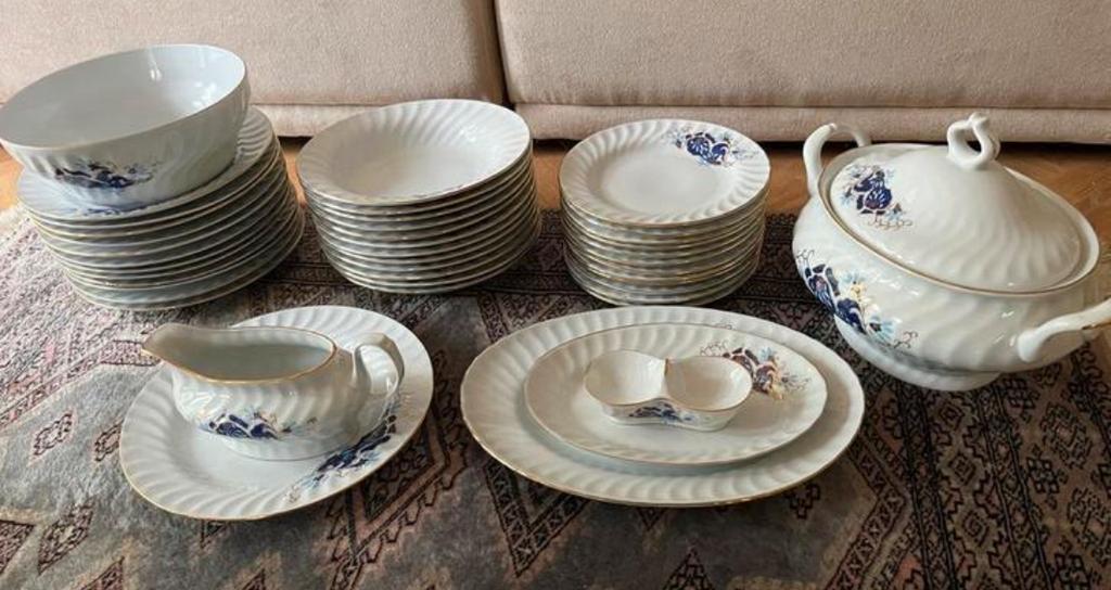 Bordenset, servies, compleet voor 12 personen, 44 delig, Ophalen of Verzenden, Zo goed als nieuw, Overige stijlen, Porselein